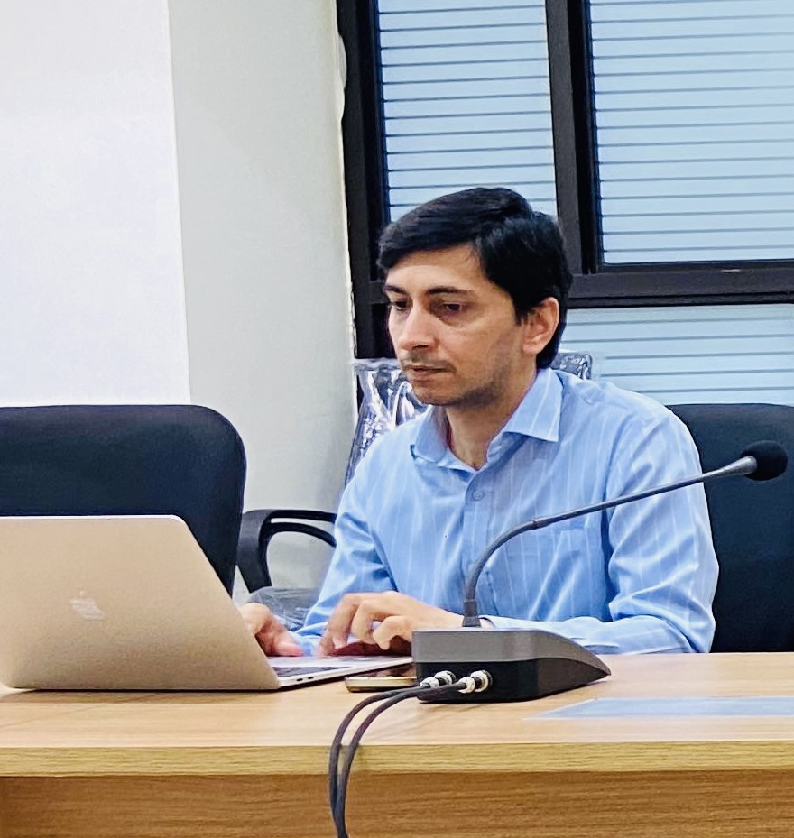 Portrait of Professor Sumit Kalra